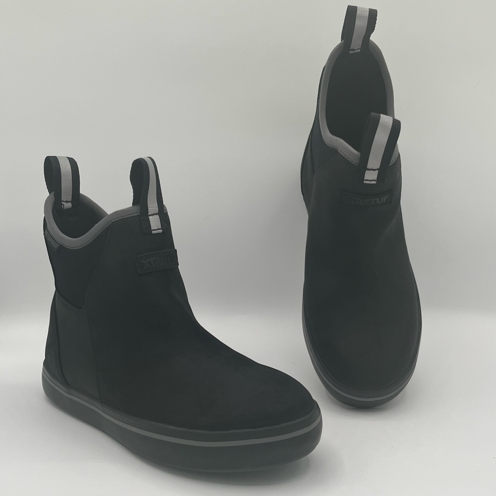 Women’s Xtratuf size 6 leather 6 inch ankle deck boot